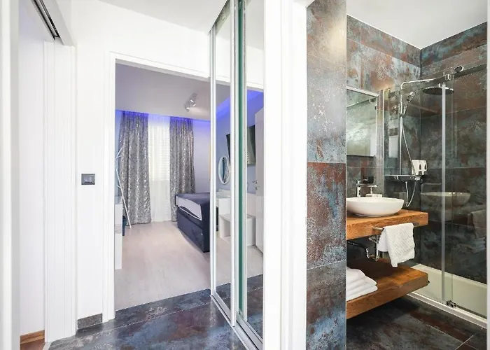 Larga - Luksuzni U Srcu Zadra * 자다르