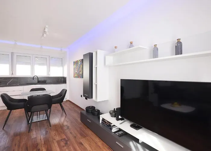 Larga - Luksuzni U Srcu Zadra