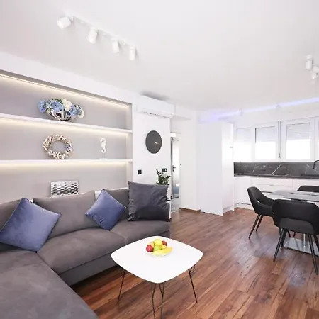 Apartment Larga - Stylish In Historic Old Town With Prime Location Zadar