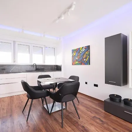 Larga - Stylish In Historic Old Town With Prime Location * Zadar