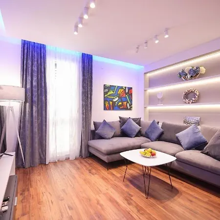 Apartment Larga - Stylish In Historic Old Town With Prime Location