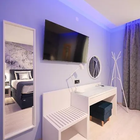 Larga - Stylish In Historic Old Town With Prime Location