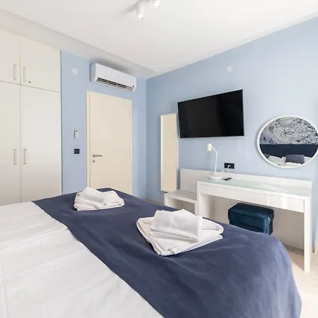 Larga - Stylish In Historic Old Town With Prime Location Apartment