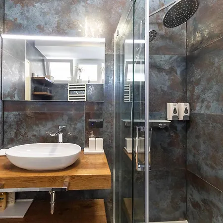 Apartment Larga - Stylish In Historic Old Town With Prime Location Zadar