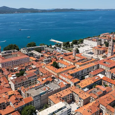 Apartment Larga - Stylish In Historic Old Town With Prime Location